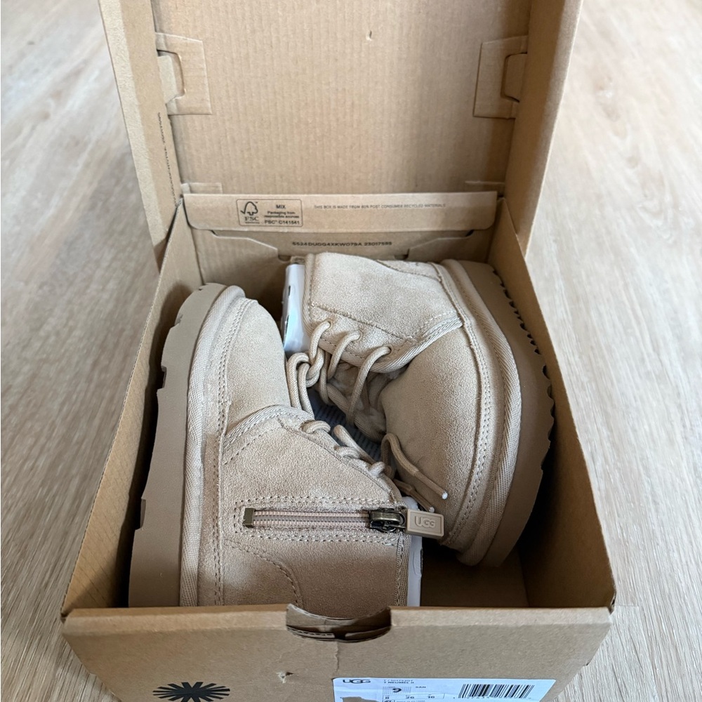 UGG Neumel II Boots in Tan
